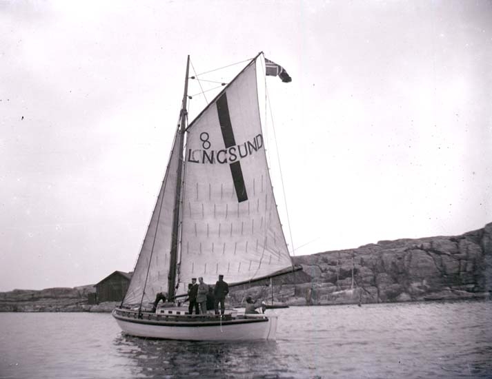 Enligt text som medföljde bilden: "Norsk lotsbåt".