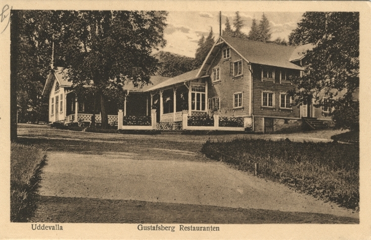 Tryckt text på vykortets framsida: "Uddevalla Gustafsberg Restauranten."