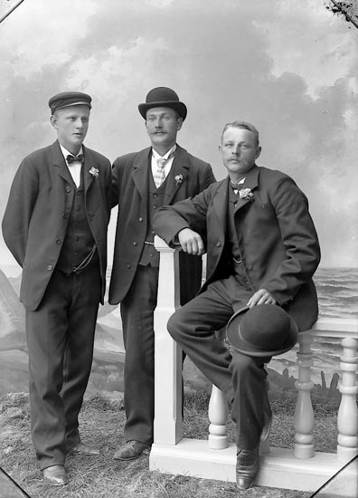 Enligt fotografens journal nr 1 1904-1908: "Andersson, Johannes Stenungsund".