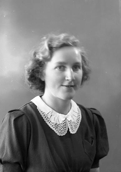Enligt fotografens journal nr 6 1930-1943: "Andersson, Margit Här".

