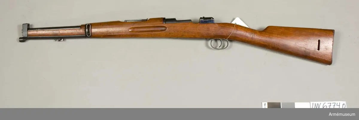 Grupp E II.
Försökstyp, sannolikt från 1939-40, då det var aktuellt med vapen som gick att använda med samma ammunition som 8 mm kulspruta. Saknar tillverkningstämplar. Slutstycke saknas.