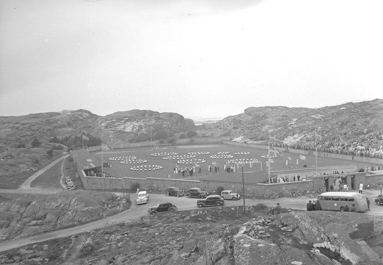 Text till bilden: "Bohuslän Dals Gymnastikförb. Gym.fest. Lysekil. 1950.05.21"












i