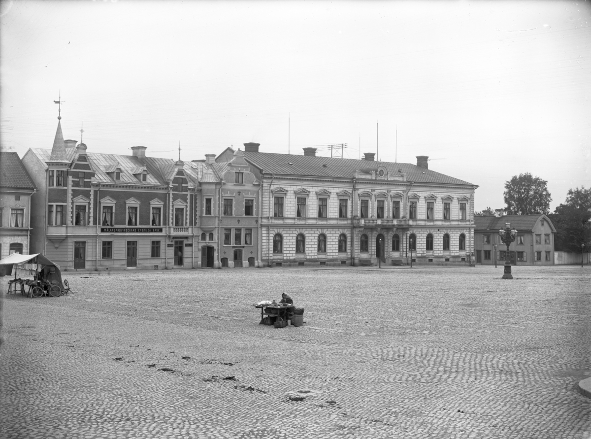Stora torget, Enköping, vy från öster, ca 1895-1901.
