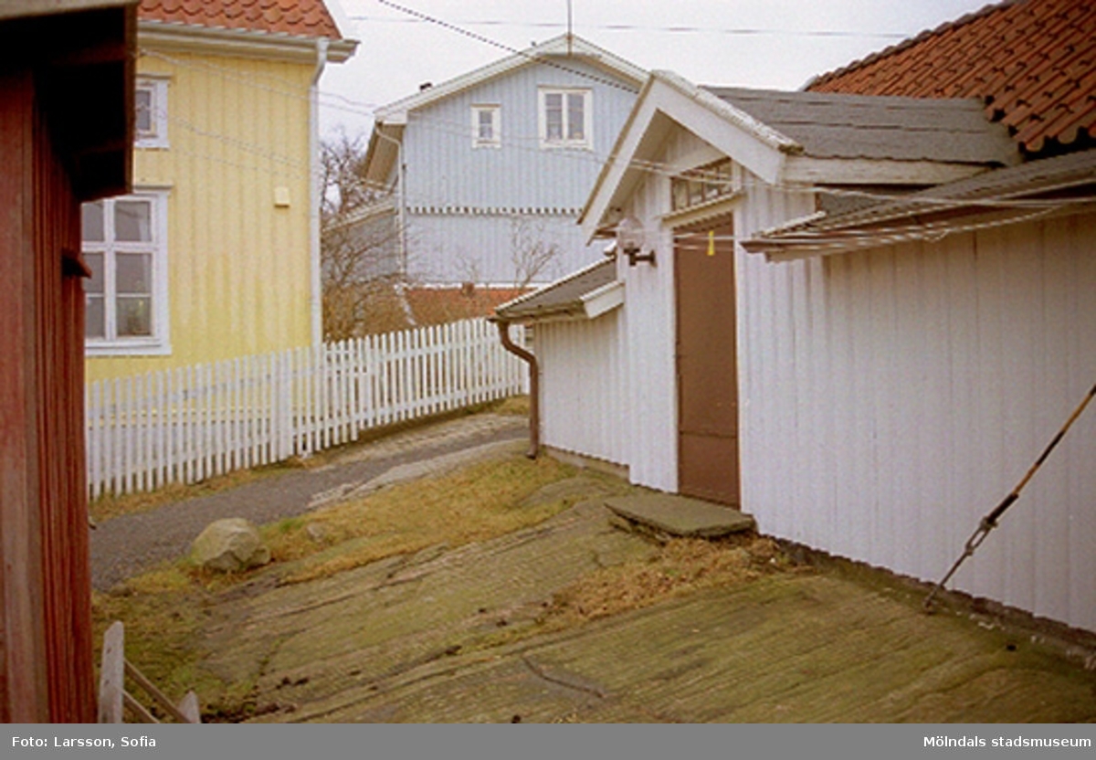 Byggnader tillhörande Rosendal 12 på Stockliden 7, 2002-03-15.
