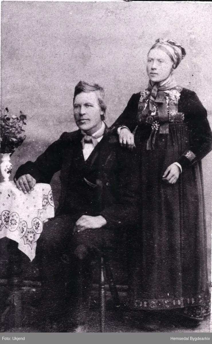 Thomas Ødegård (1850-1929) frå Hemsedal og Ingrid, fødd Høvdal (1864-1941).