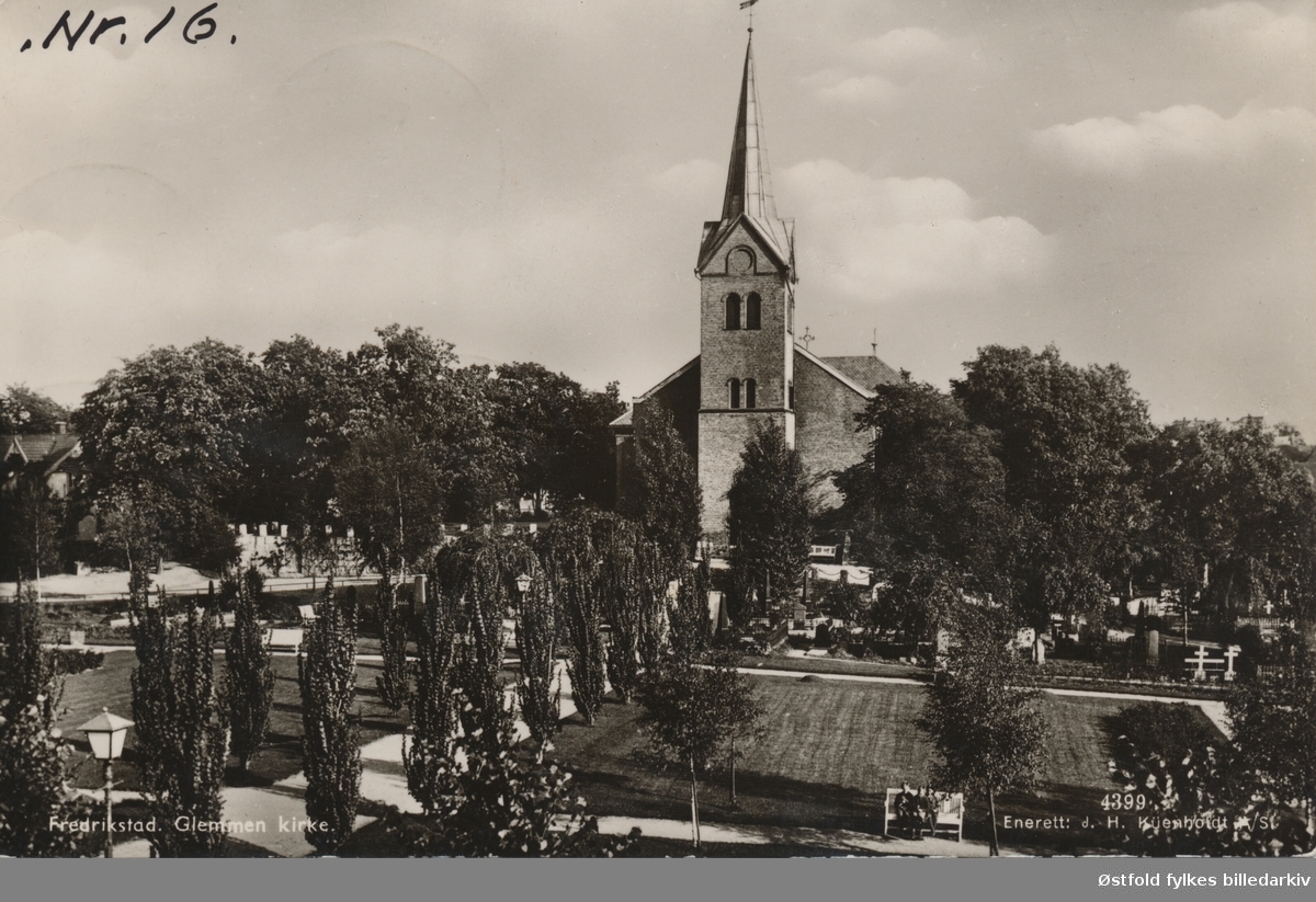 Glemmen kirke og park. Tatt fra Vallefjellet. Bygget i 1852/53, den brant ned til grunnen i 1944. . Postkort.