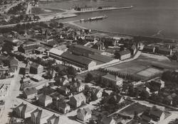 Moss glassverk,  flyfoto ant i slutten av 1930-tallet.