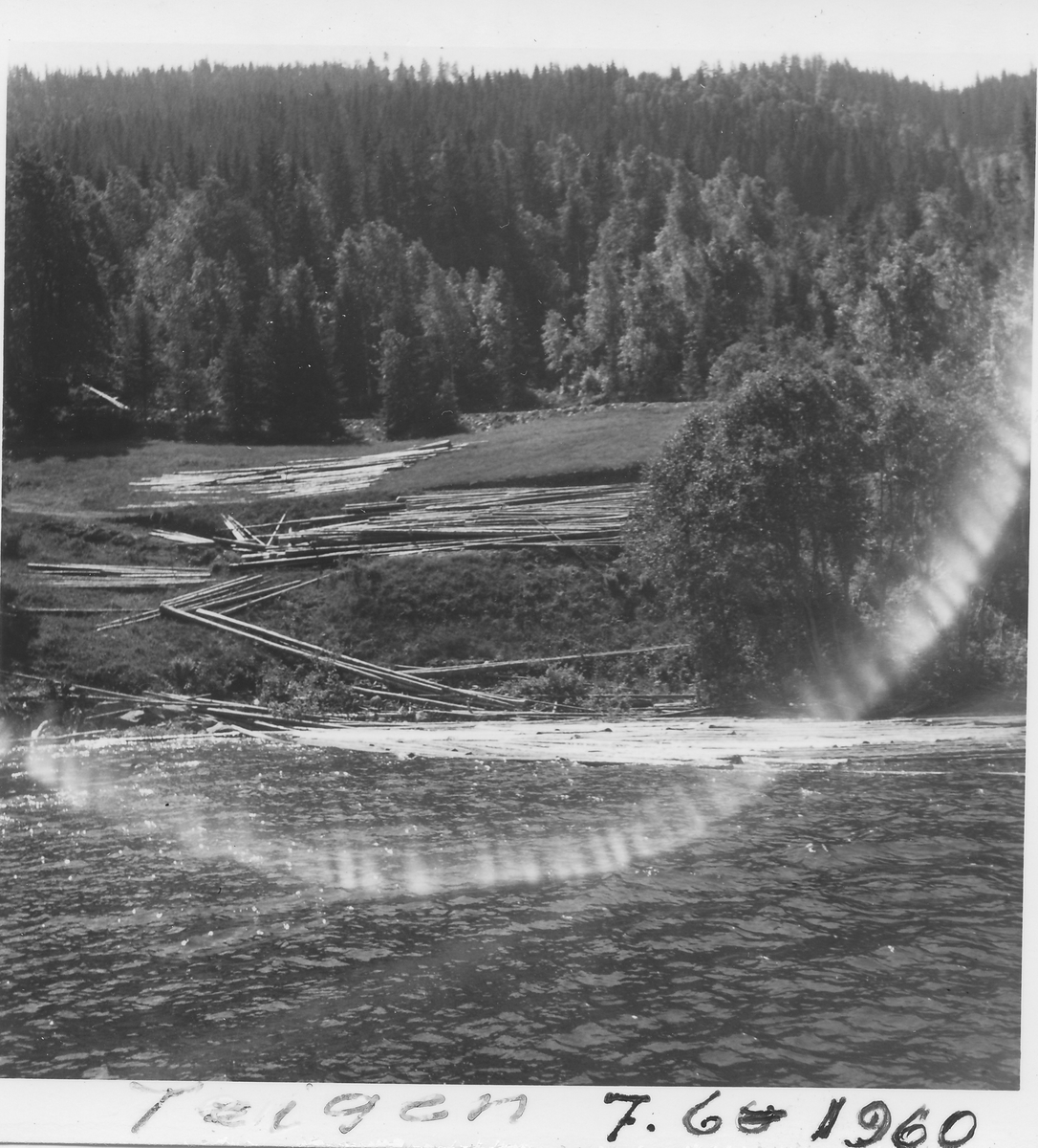 Flåvann, Ulefossvassdraget, Teigen utslagsplass 1966. Lenseområde. Bunter av ubarket...