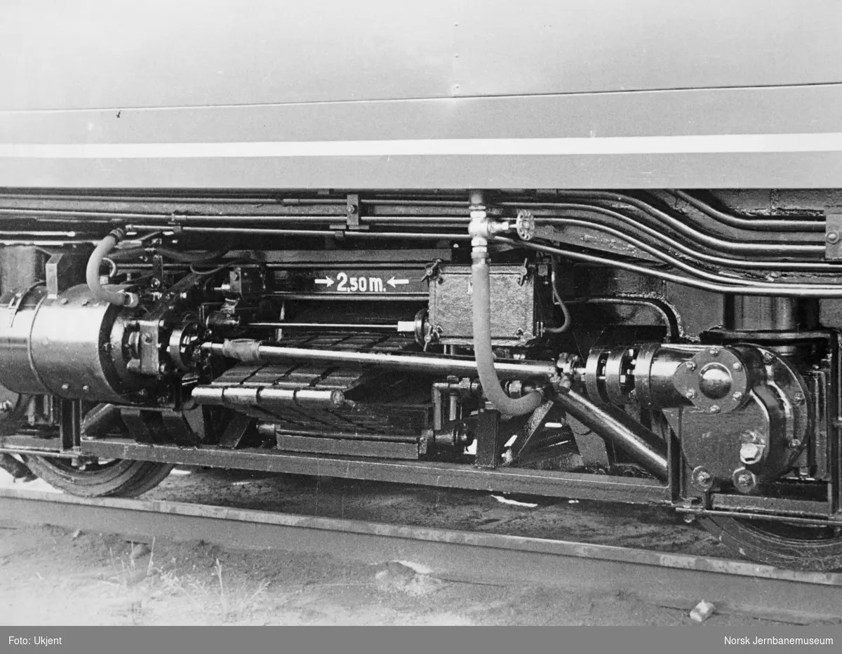 Elektrisk motorvogn litra Cmeo type 105 - ladegenerator med kardandrivanordning