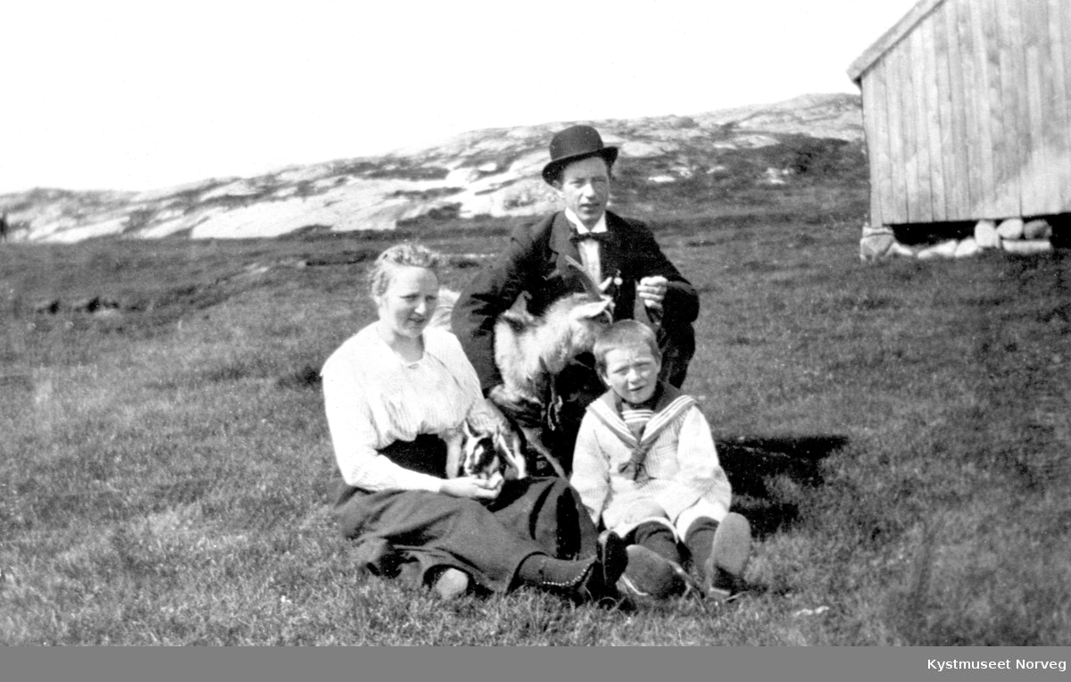 Helene Haugland Råen, Evald Haugland og Trond Haugland