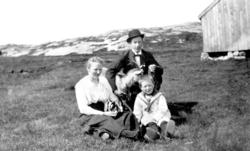 Helene Haugland Råen, Evald Haugland og Trond Haugland