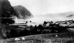 Østre Bogen med Opløyfjorden Kapell