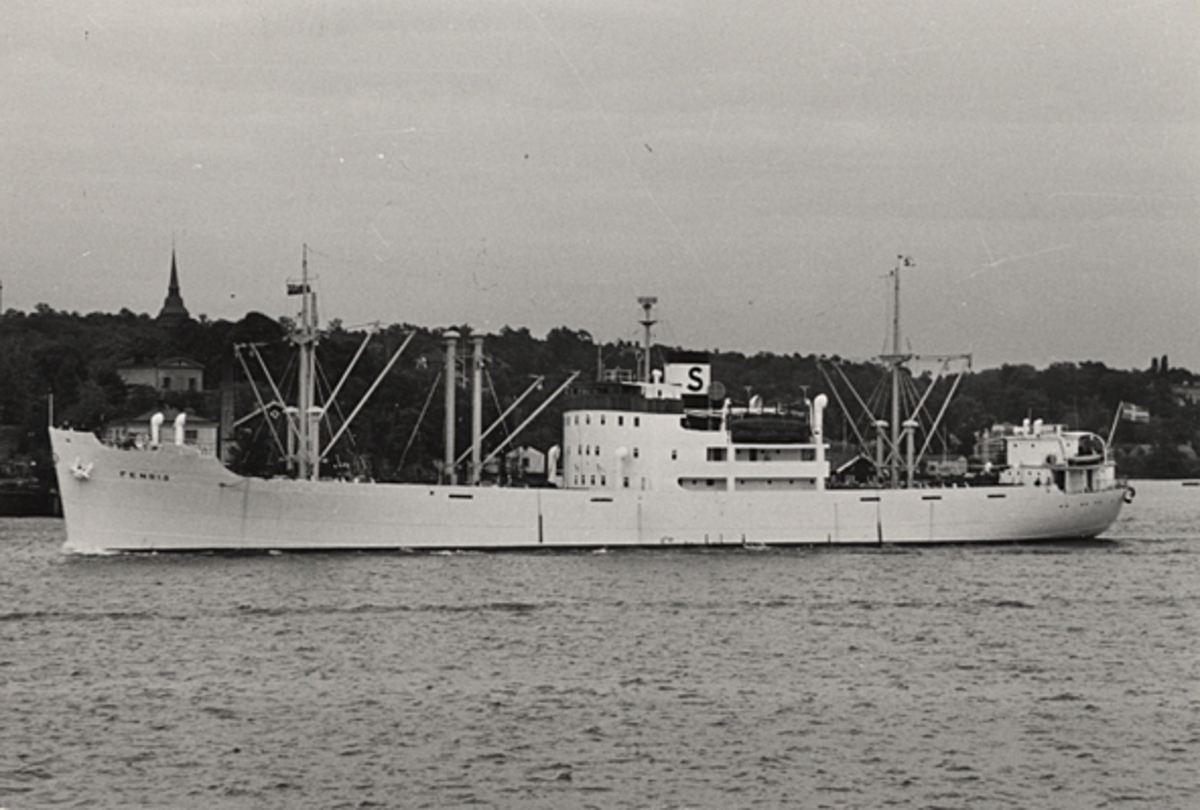 Lastfartyget m/s FENRIS på Stockholms ström 1960.