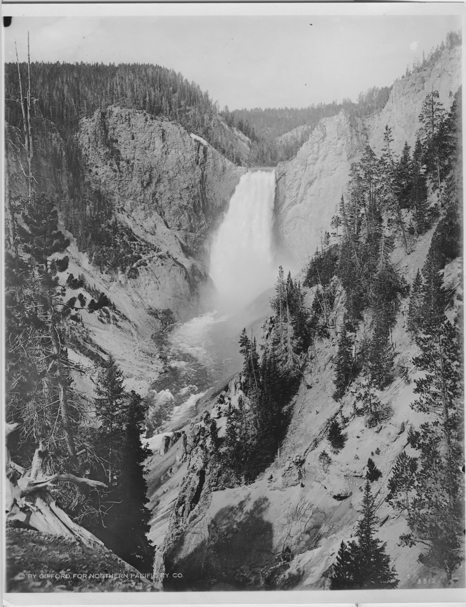 'Vattenfall, National Park, Wyoming. :: ''Lower Falls of the Yellowstone National Park.'' :: Samma motiv som 4911. ::  :: Serie fotonr 4905-4915.'