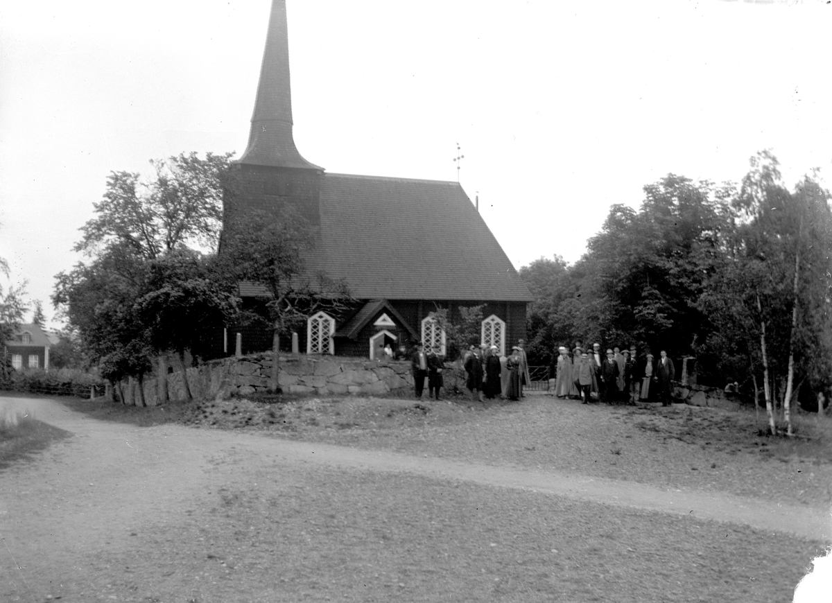 Sura, gamla kyrkan. Fotograf: KJ Österberg, 1920.