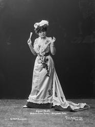 Sigrid Heide Valencienne Zeta i "Den glade Enke"