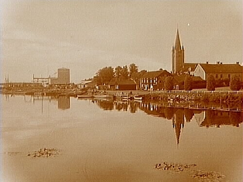 Mariestad, stadsbild från sjön Vänern.