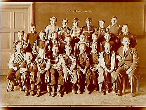 Engelbrektsskolan, klassrumsinteriör, 23 pojkar med lärare S. Lund, klass 6C, sal 12.