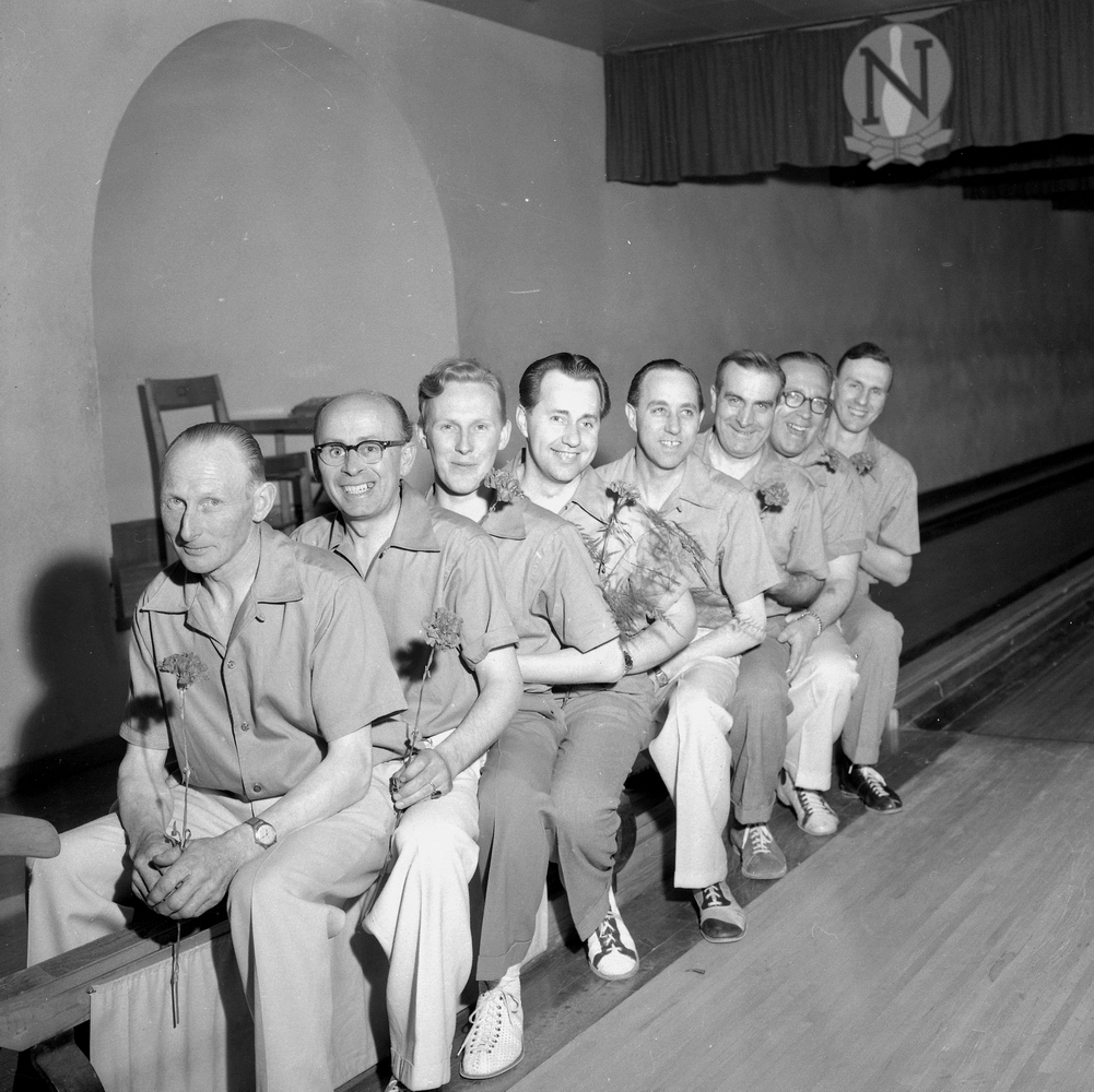 Fight bowlingslag.
19 april 1955