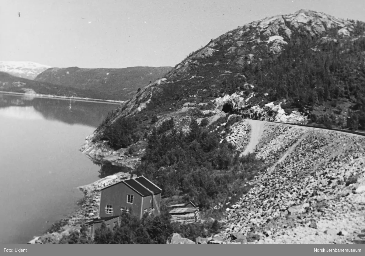 Jernbaneanlegget Mosjøen-Mo i Rana : søndre innslag til Furuhatten tunnel og Sørvika brakke, pel 4850