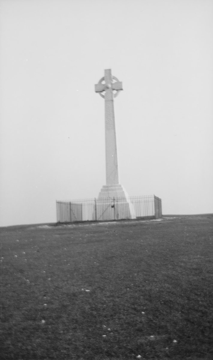 Monument i form av et keltisk kors.