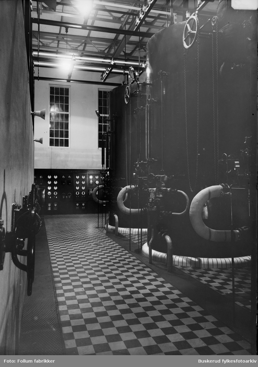 Elektro-fyrhus, fotografert fra fyrmesteren kontor
 1926/27