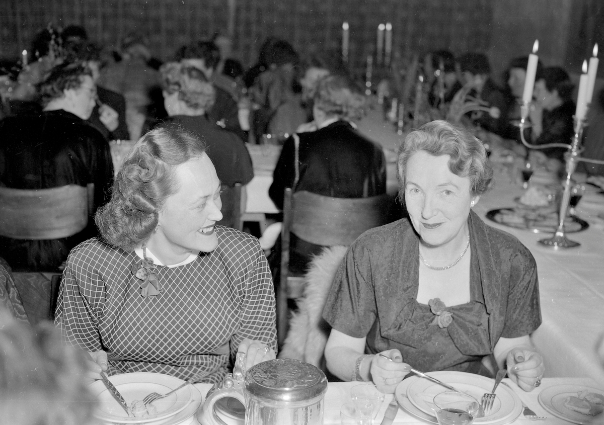 Middagsselskap i Kunstindustrimuseet og Handelsstandens Hus