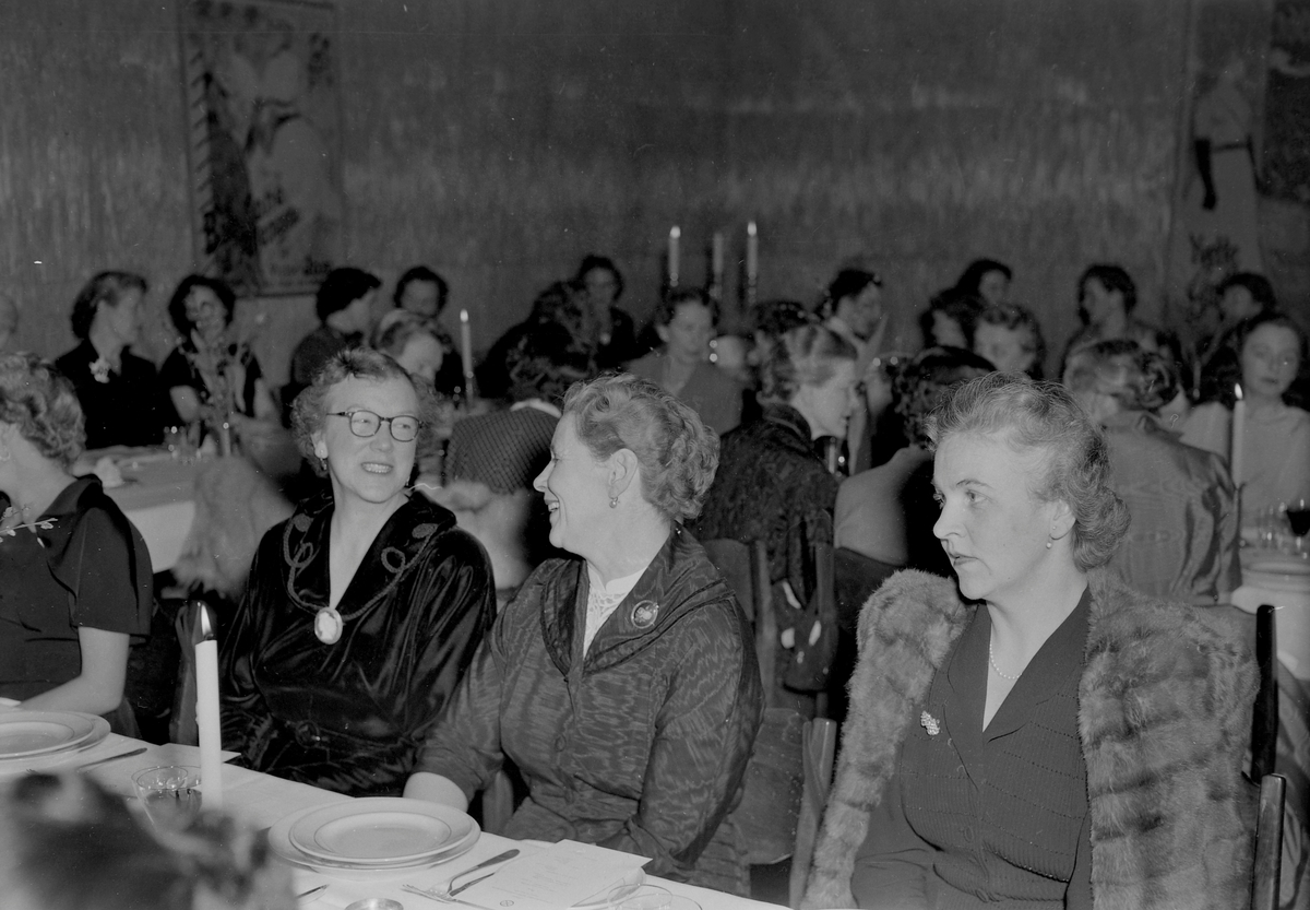 Middagsselskap i Kunstindustrimuseet og Handelsstandens Hus