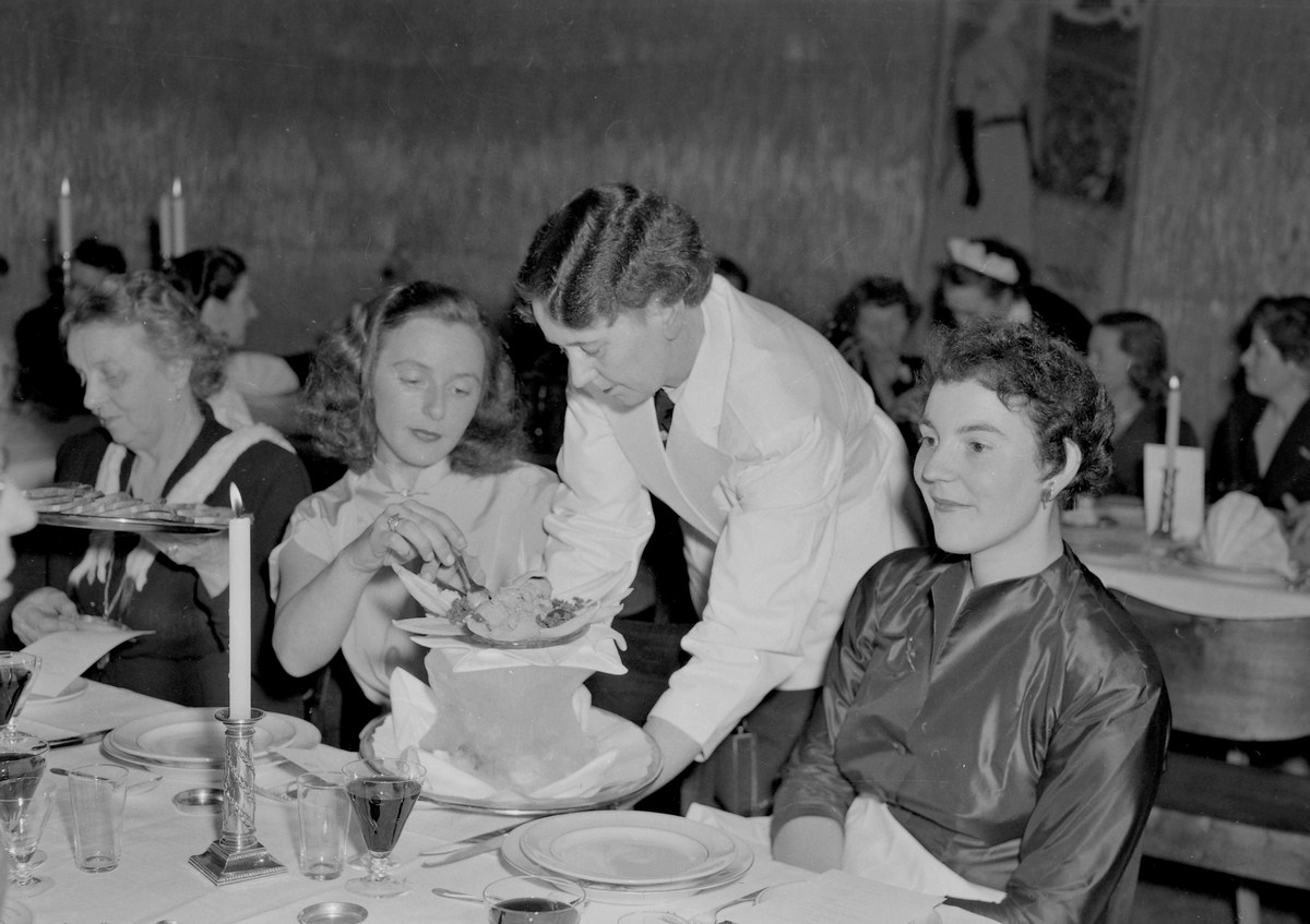 Middagsselskap i Kunstindustrimuseet og Handelsstandens Hus