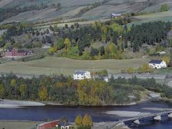 Flyfoto, landsbygd, skole, hus, Dovre.  Fra h. bolighuset Fr