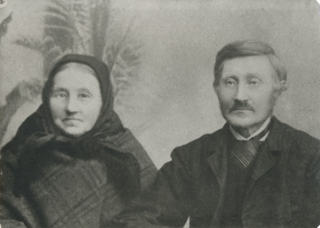 Maren Olsdtr. Aarrestad (1825 -1902) og Nils Garpestad Aarrestad (1828 - 1903)