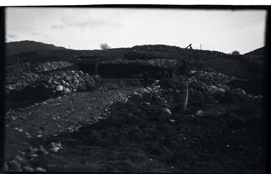 Utgraving av uthusgrunnen til Lars Netland (1897 - 1991) våren 1927