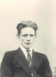 Amund Klepp (f. 1927)