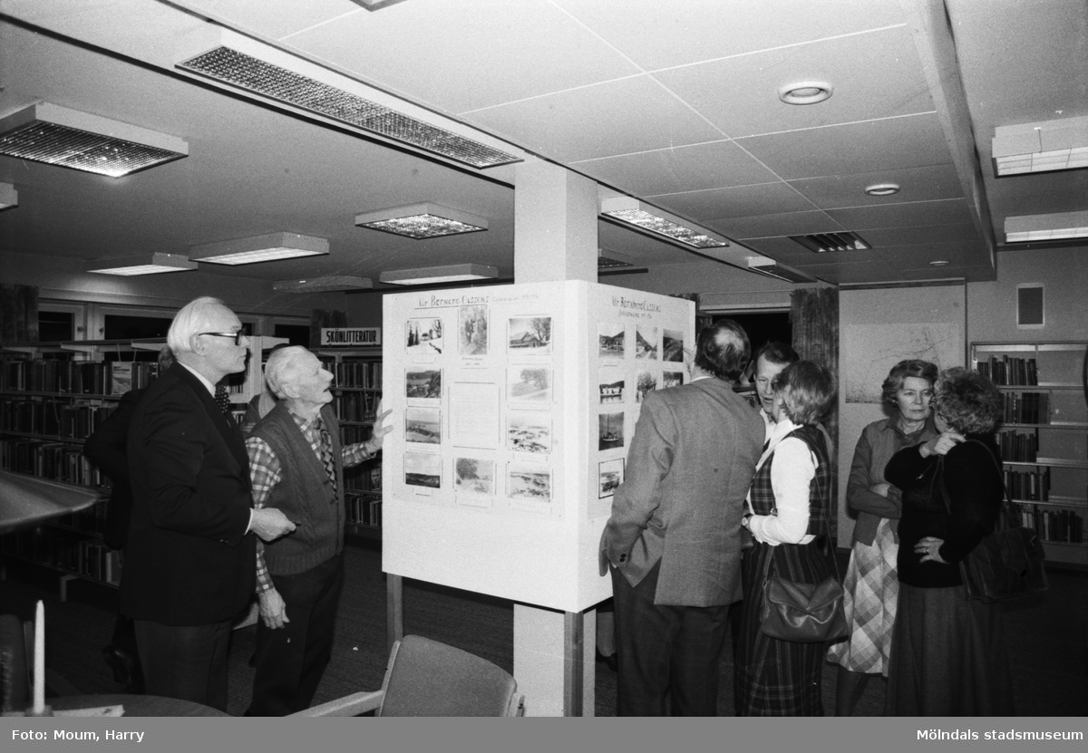 Kållereds hembygdsgille har fotoutställning på Kållereds bibliotek, år 1984. "Intresset är stort på biblioteket i Kållered för utställningen."

För mer information om bilden se under tilläggsinformation.