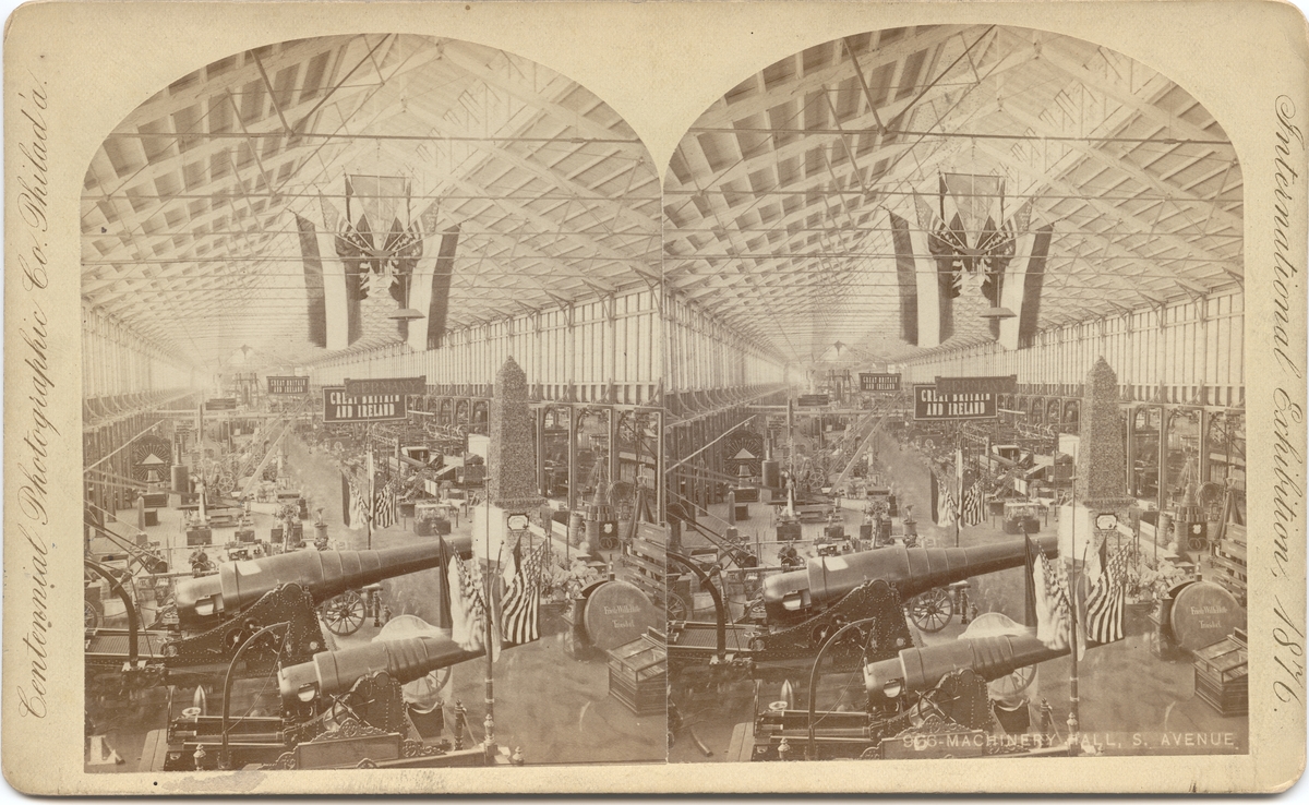 Stereobild med motiv av södra maskinhallen vid Världsutställningen i Philadelphia 1876.
