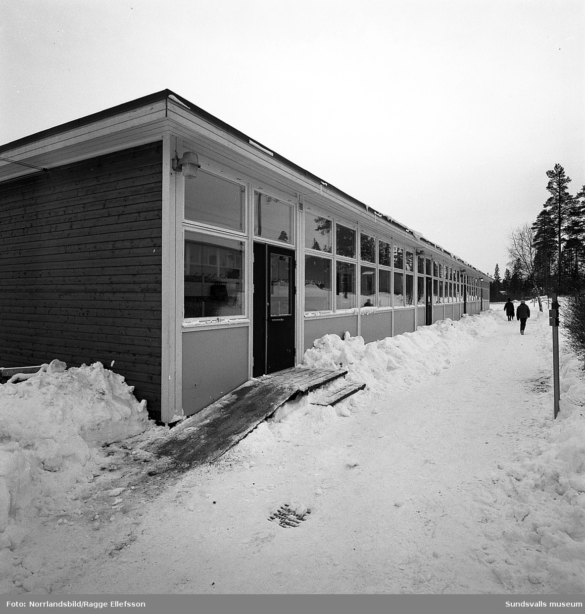 Skolbarack vid Hagaskolan, Katrinelunds gymnasium.