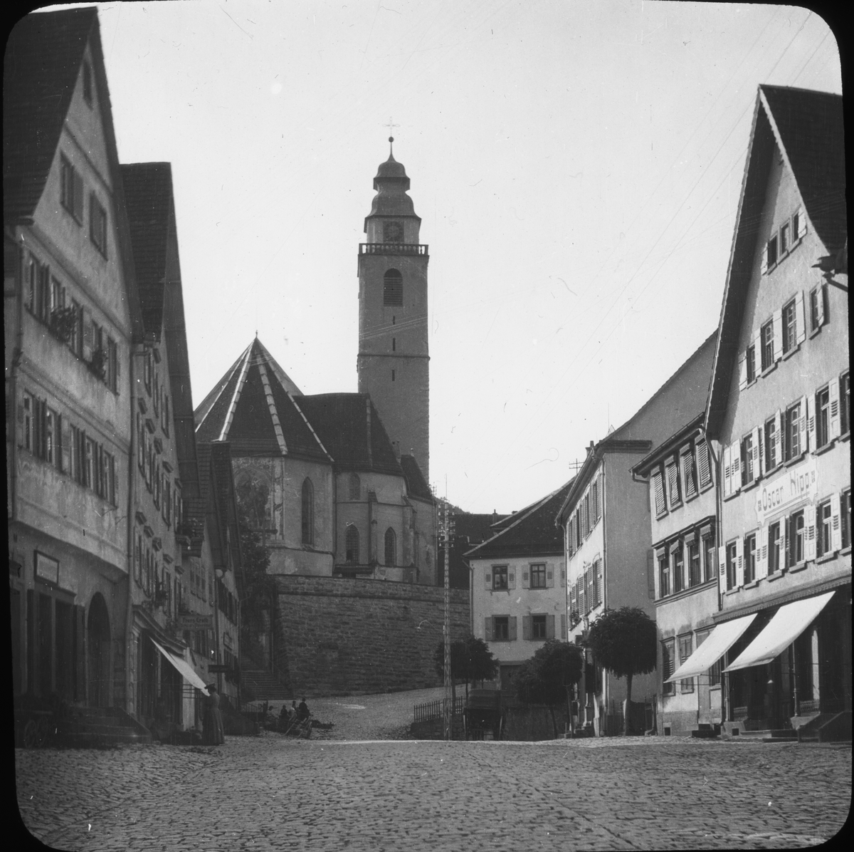 Skioptikonbild med motiv från Horb am Neckar med Stiftskirche i bakgrunden.
Bilden har förvarats i kartong märkt: Resan 1908. Horb 7. VIII.