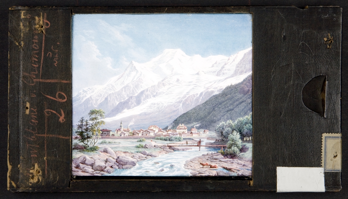 Laterna magica bild målad i färg på glasskiva.
Mont Blanc med Chamonix i förgrunden sommartid.