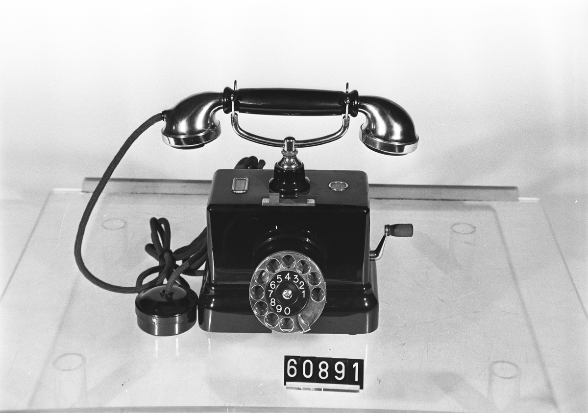 Automatisk telefonapparat för anslutning till chefstelefon.