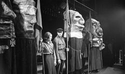 Nationaltheatret. Hovedscenen..TOLLER av Tankred Dorst. Prem