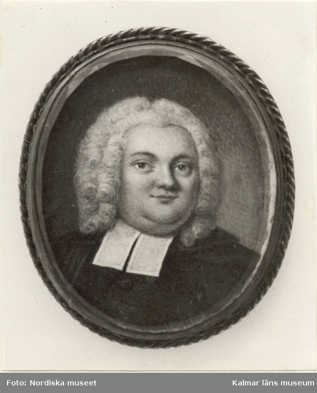 Henric Jacob Sivers, kyrkoherde i Tryserum, prost. Född 1709 8/4 i Lübeck, död 1758 8/8 i Tryserum.
