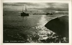 Norge. Vinteraften ved Kysten.