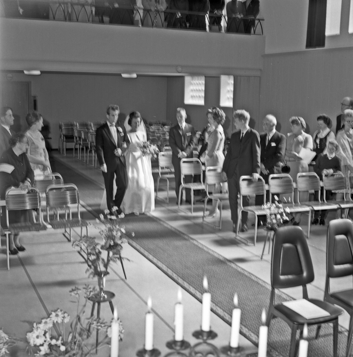 Bryllupsfoto, i kirken og utenfor og fra festen etterpå - bestiller Georg Lidahl