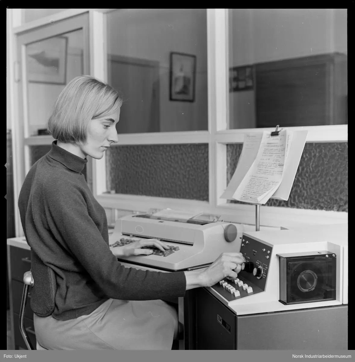 Elektronisk skrivemaskin, sekretariatet.