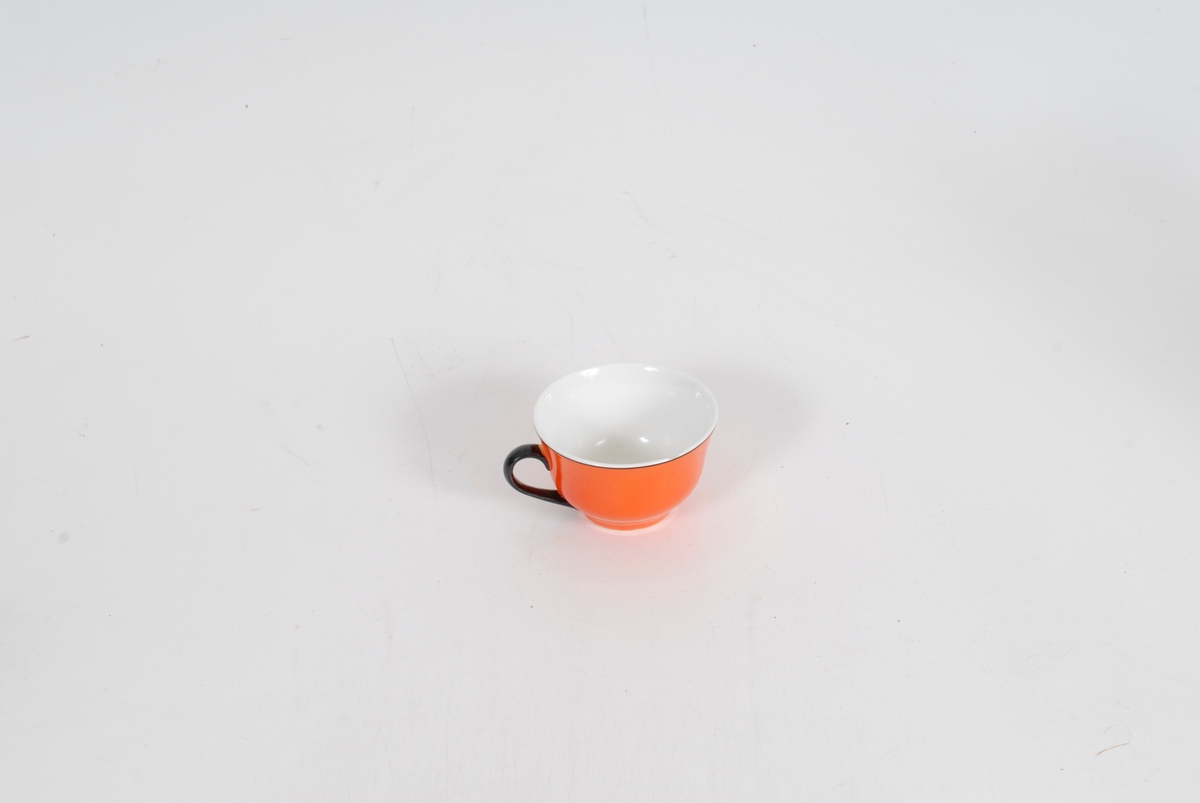 Form: Relativt stor kaffekopp
