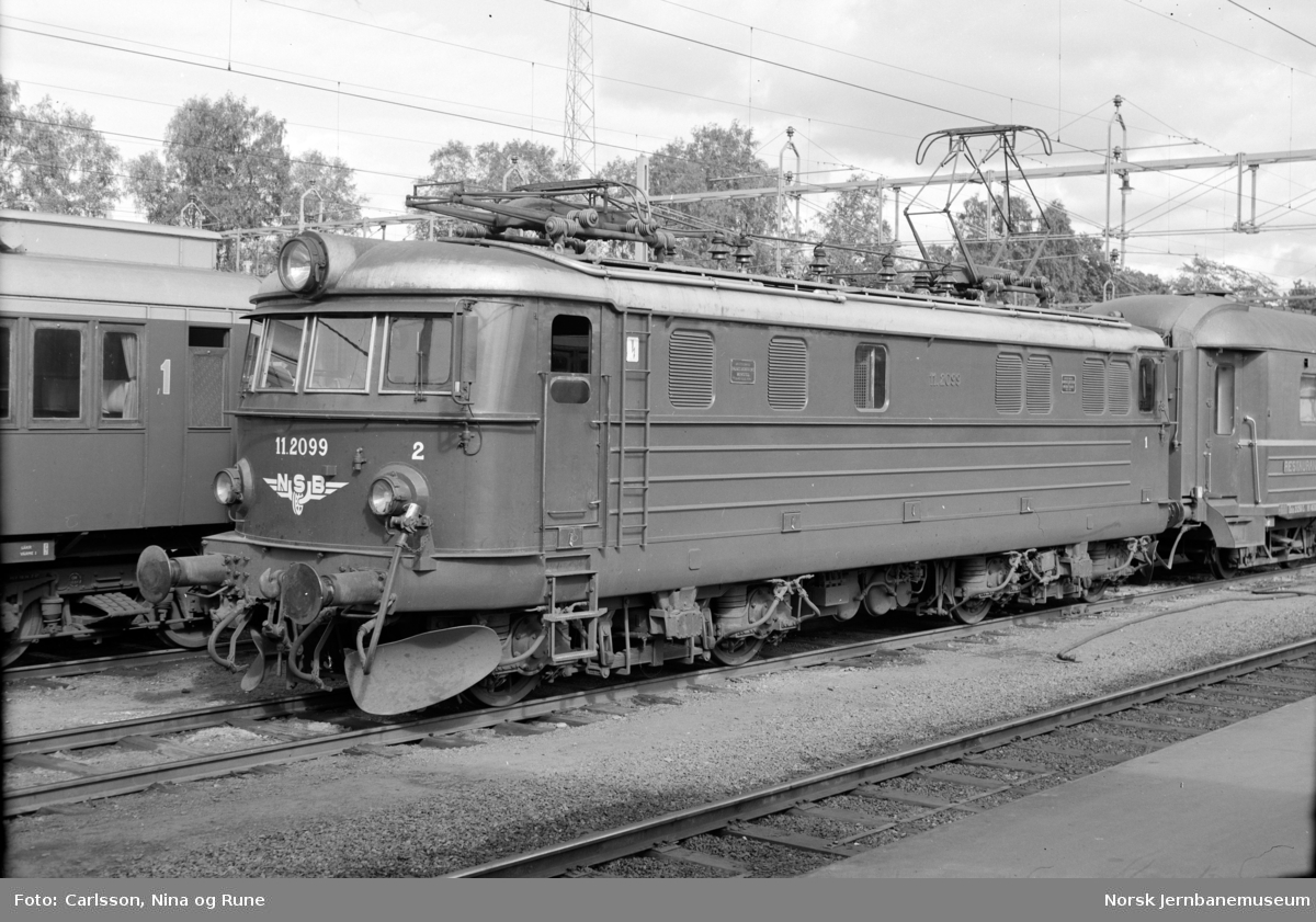 Elektrisk lokomotiv fra NSB på Kil stasjon, El 11 2099