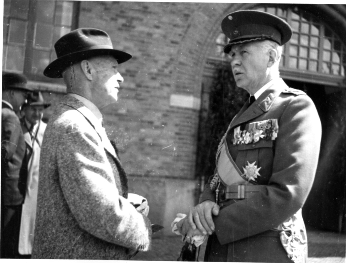 Jubileum 50 års, A 6. Generalmajor Archibald Douglas och Major Sigurd Schreiber.