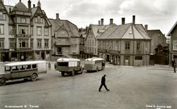 På bilen til venstre kan vi skimte Kristiansund-Oppdal Auto 