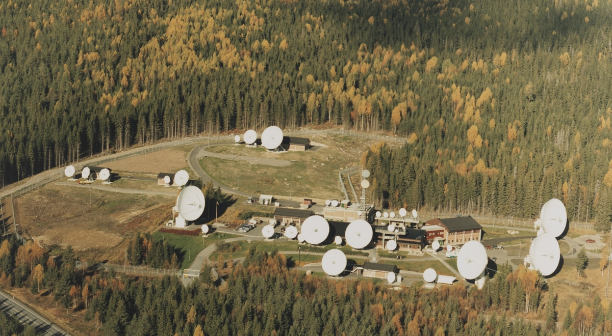 Nittedal jordstasjon (Nittedal teleport) ble tatt i bruk høsten 1985.