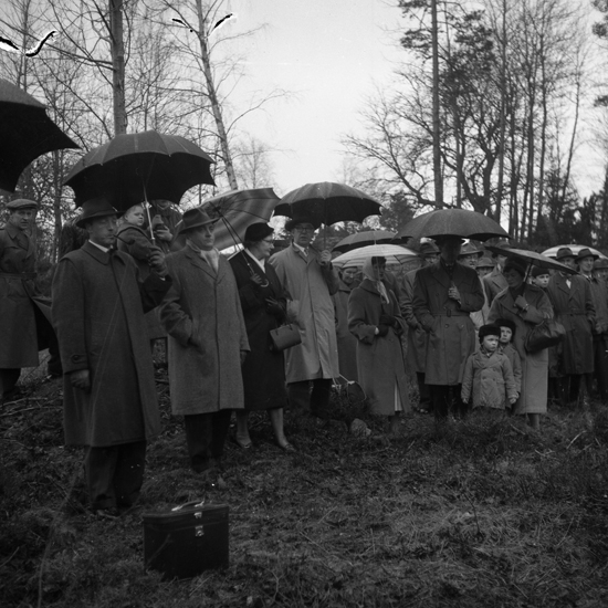 Folksamling vid invigningen av en minnessten över J.A, Göth.